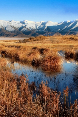 Mackenzie Country for 320 x 480 iPhone resolution