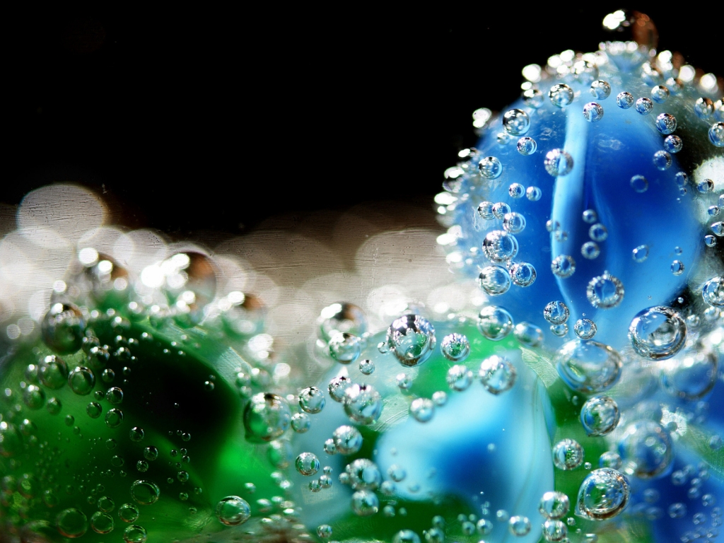 Macro Water Drops for 1024 x 768 resolution