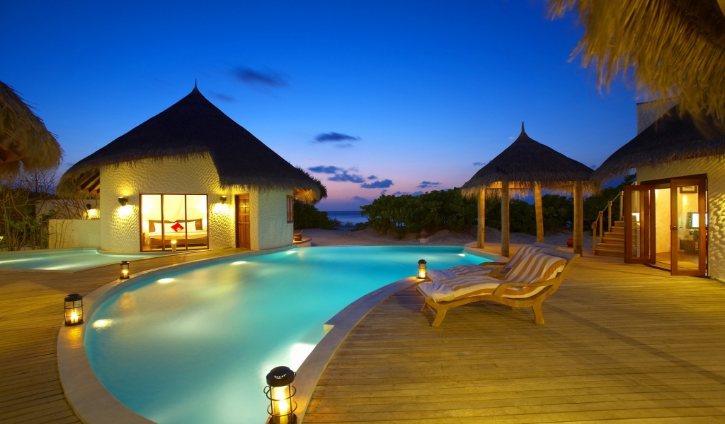 Maldives 5 Star Resort for 1024 x 600 widescreen resolution