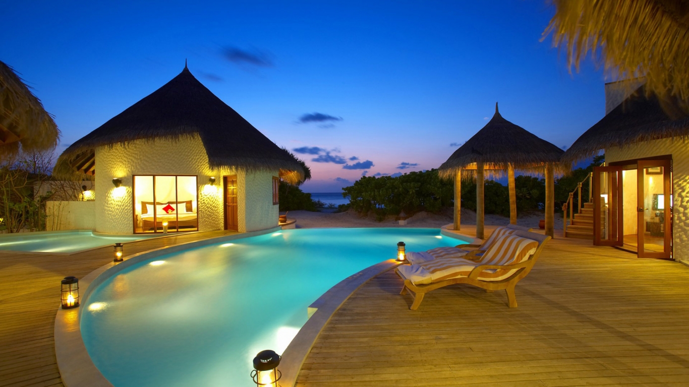 Maldives 5 Star Resort for 1366 x 768 HDTV resolution