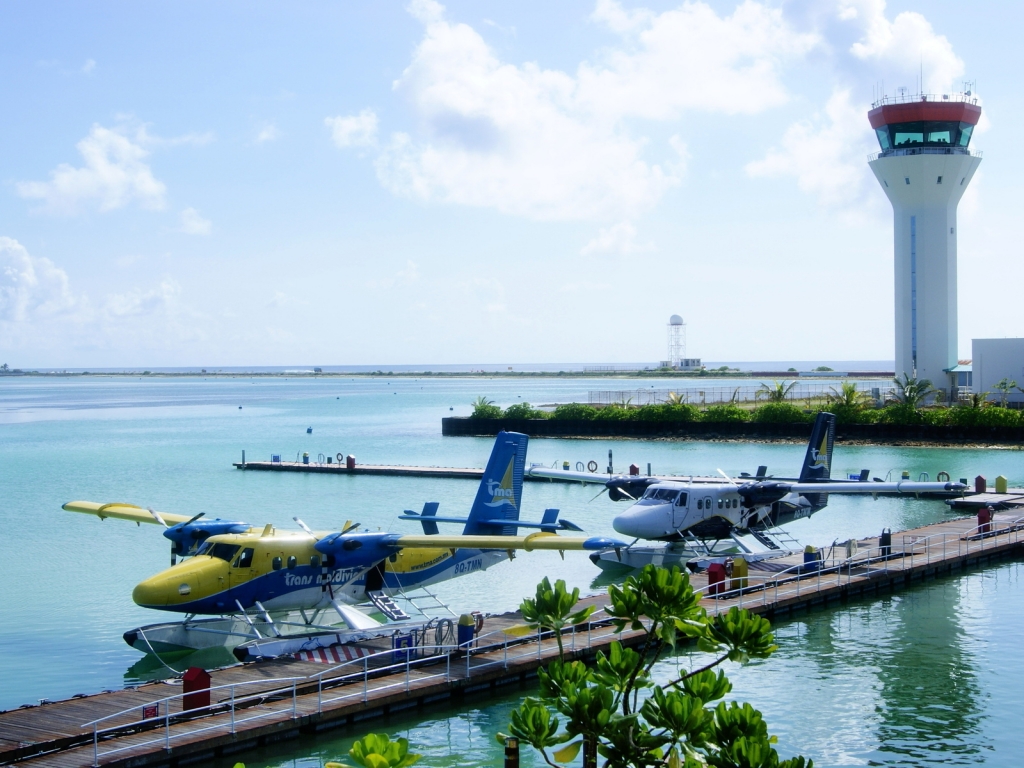 Maldives Airport for 1024 x 768 resolution