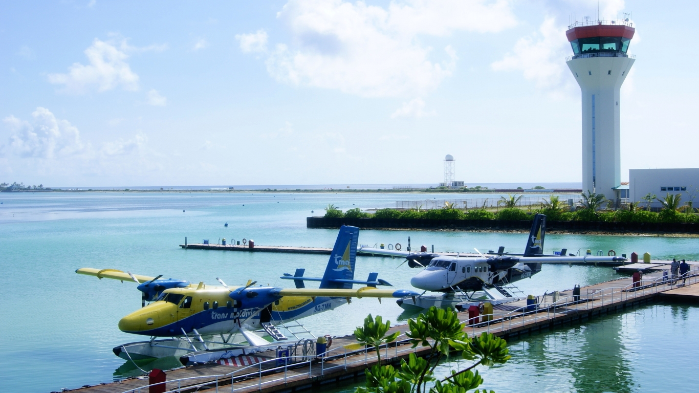 Maldives Airport for 1366 x 768 HDTV resolution