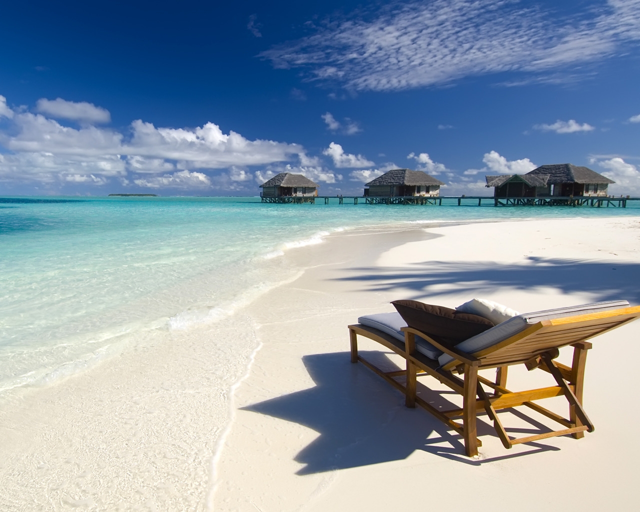 Maldives Conrad Beach for 1280 x 1024 resolution