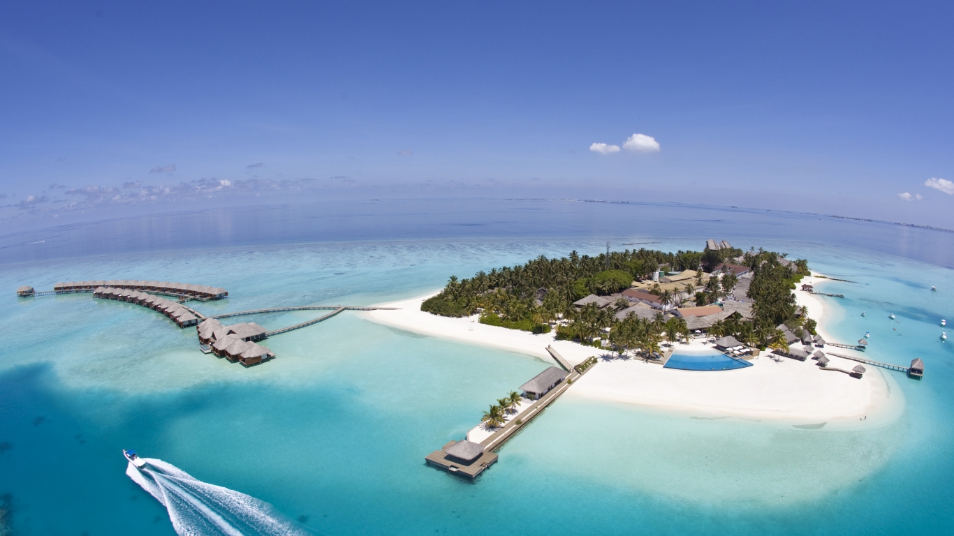 Maldives Island for 1366 x 768 HDTV resolution
