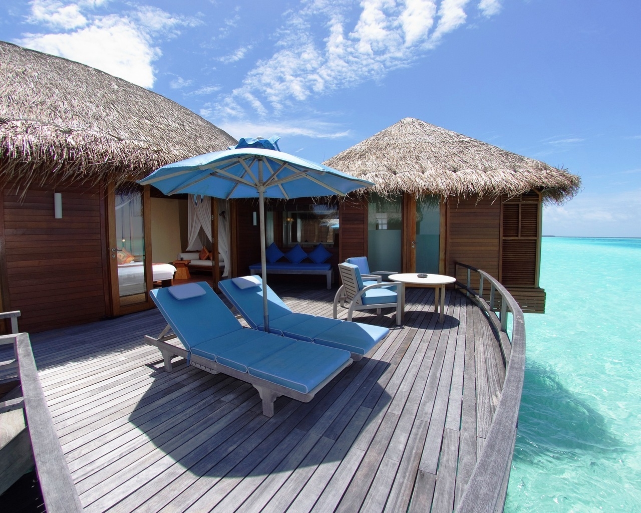 Maldives Resort for 1280 x 1024 resolution