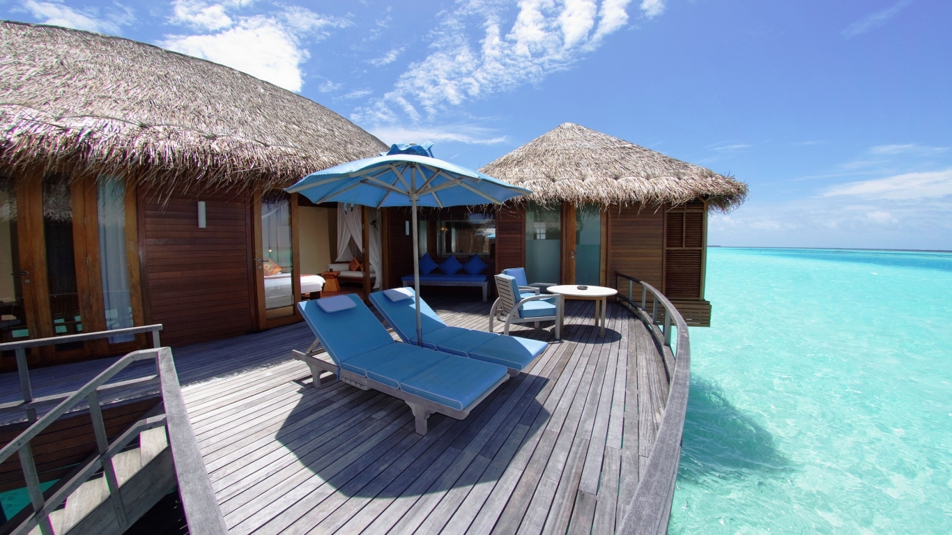 Maldives Resort for 1366 x 768 HDTV resolution