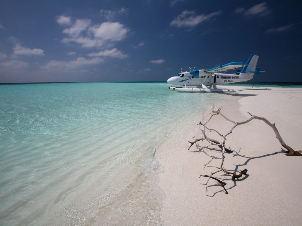 Maldivian Air Taxi for 1024 x 768 resolution