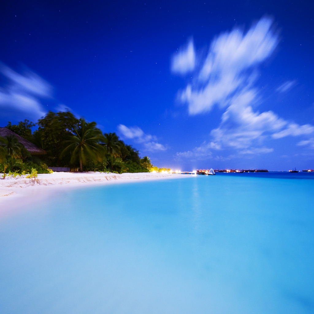 Maldivian Night for 1024 x 1024 iPad resolution