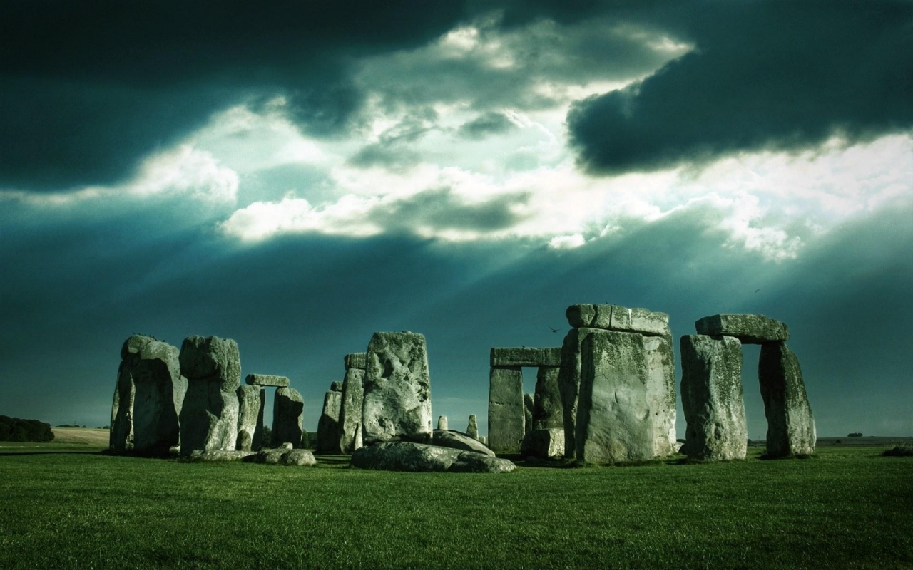 Manipulation Art Stonehenge for 1280 x 800 widescreen resolution