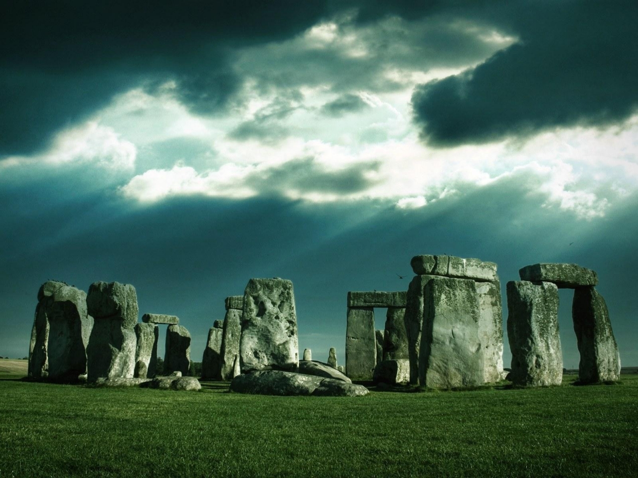 Manipulation Art Stonehenge for 1280 x 960 resolution