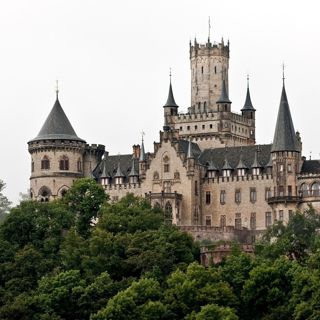 Marienburg Castle Germany for 1024 x 1024 iPad resolution