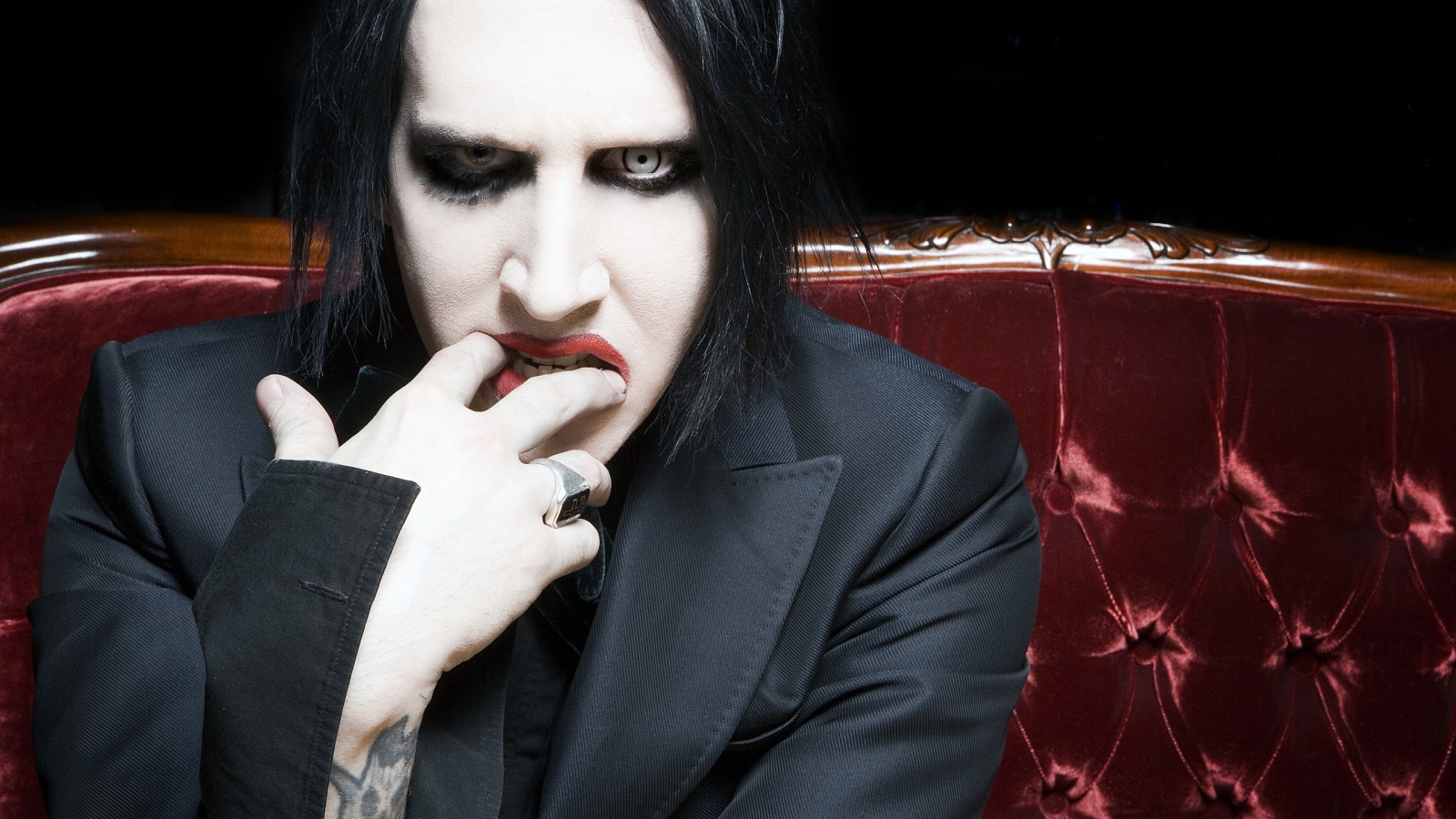 Marilyn Manson for 1600 x 900 HDTV resolution