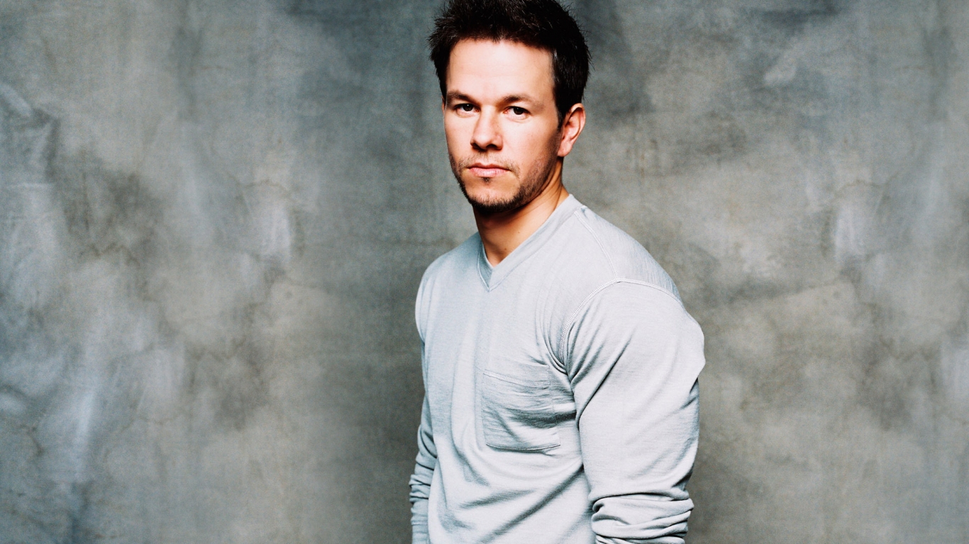 Mark Wahlberg Look for 1366 x 768 HDTV resolution
