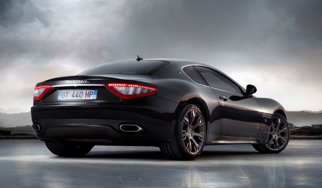 Maserati Gran Turismo 2010 S Black Rear Angle for 1024 x 600 widescreen resolution