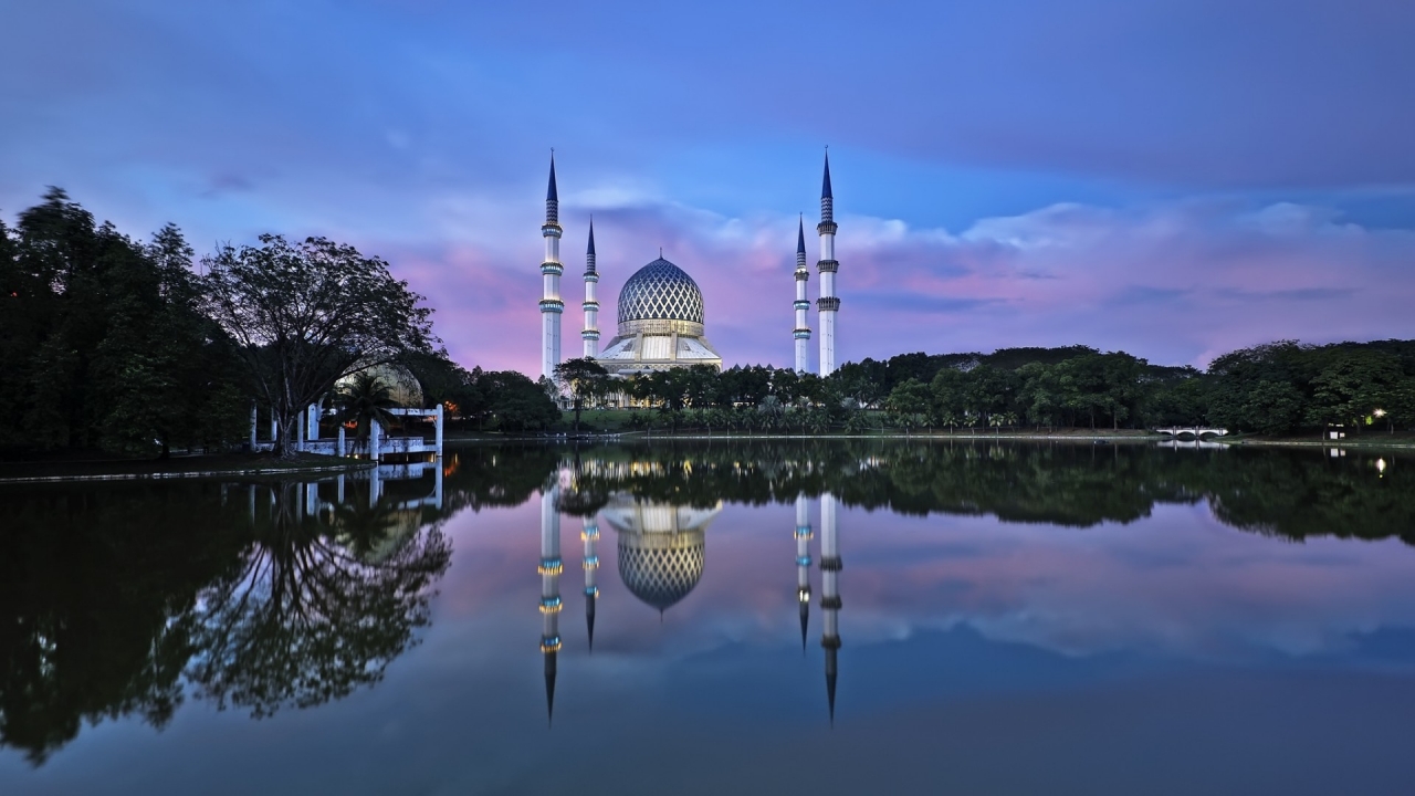 Masjid Sultan Salahuddin Abdul Aziz Shah for 1280 x 720 HDTV 720p resolution