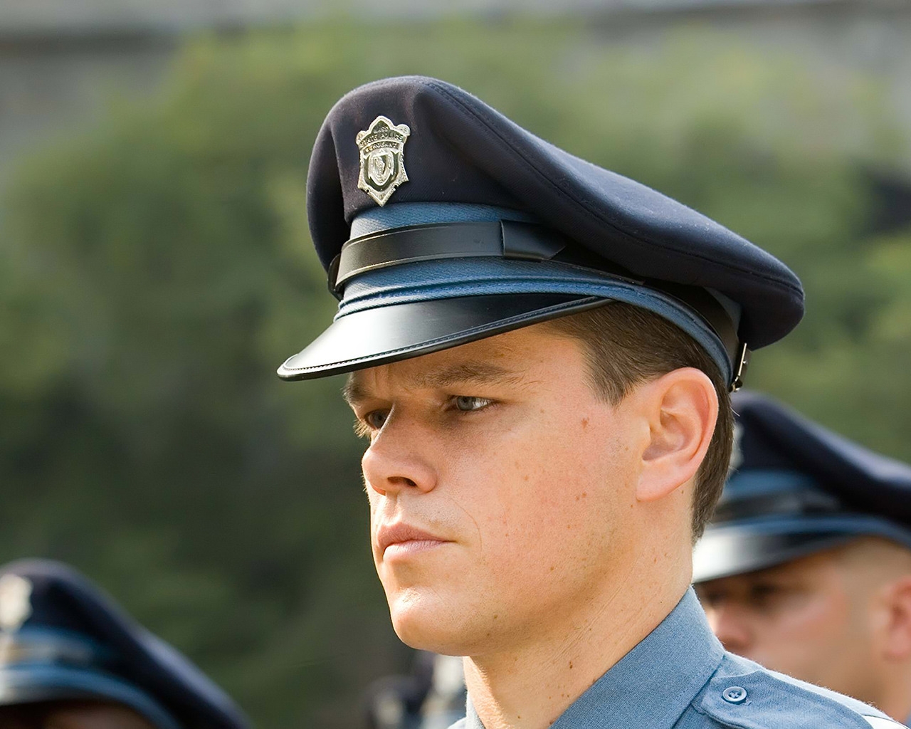 Matt Damon Cop for 1280 x 1024 resolution