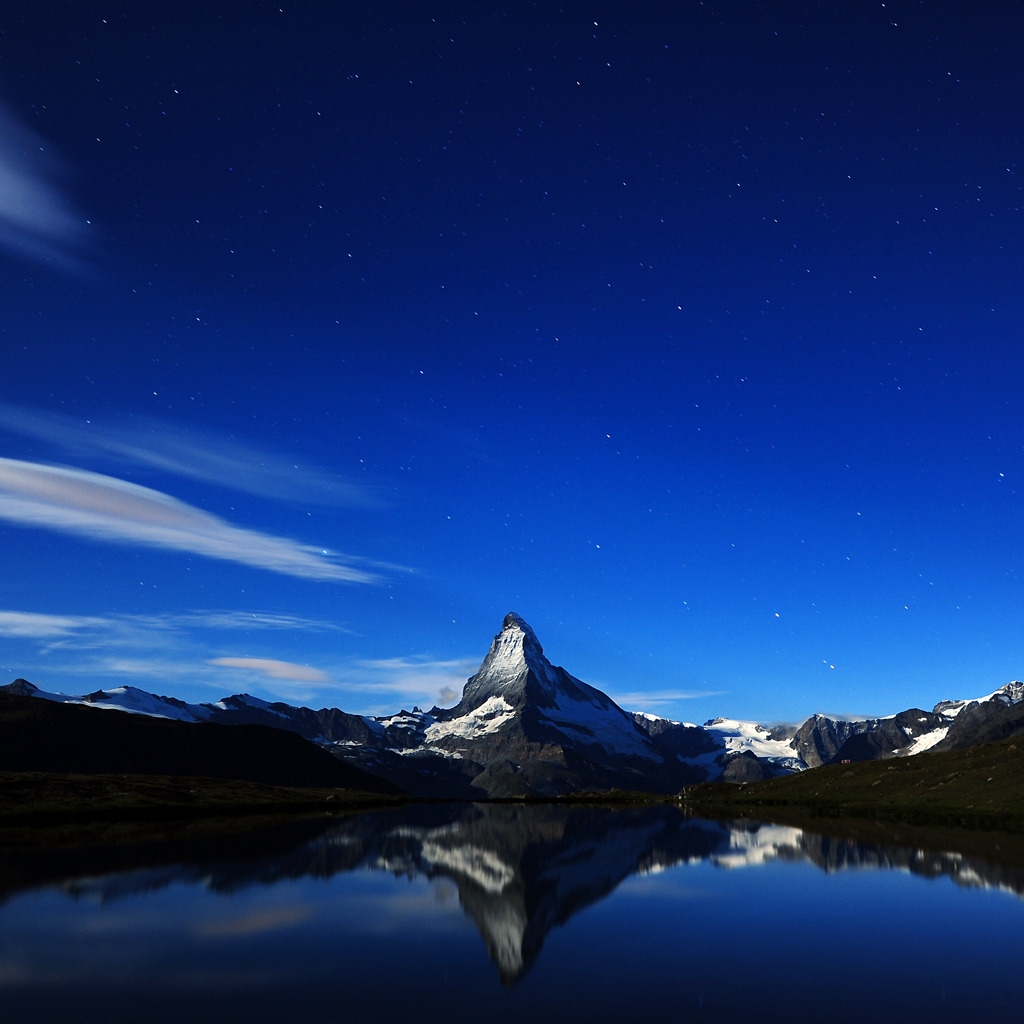 Matterhorn Midnight Reflection for 1024 x 1024 iPad resolution