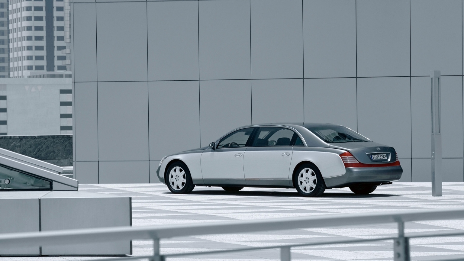 Maybach 62 Outside Left Front 3 for 1536 x 864 HDTV resolution
