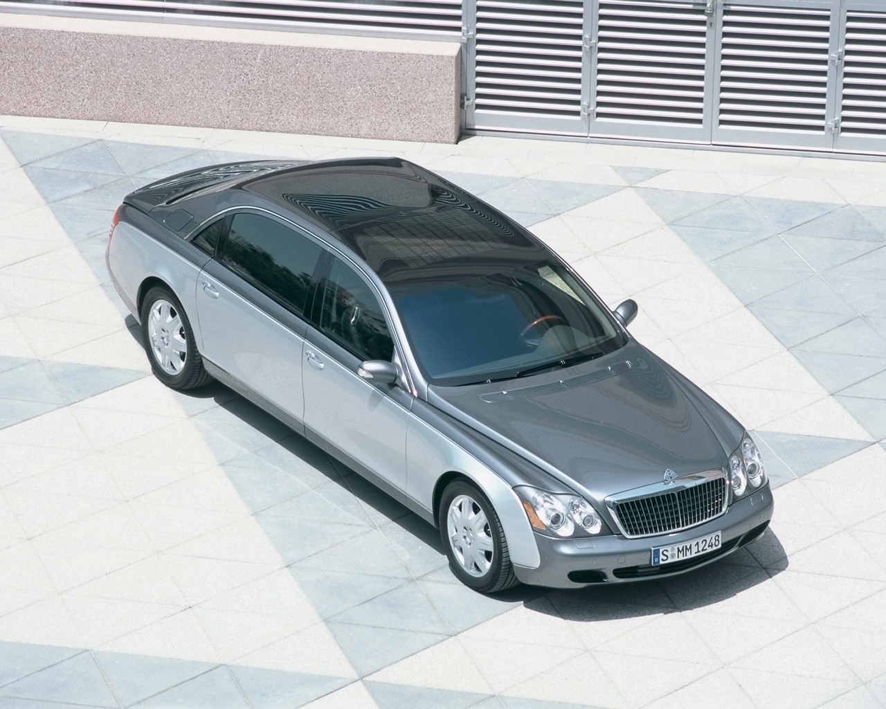 Maybach 62 Outside Right Front for 1280 x 1024 resolution