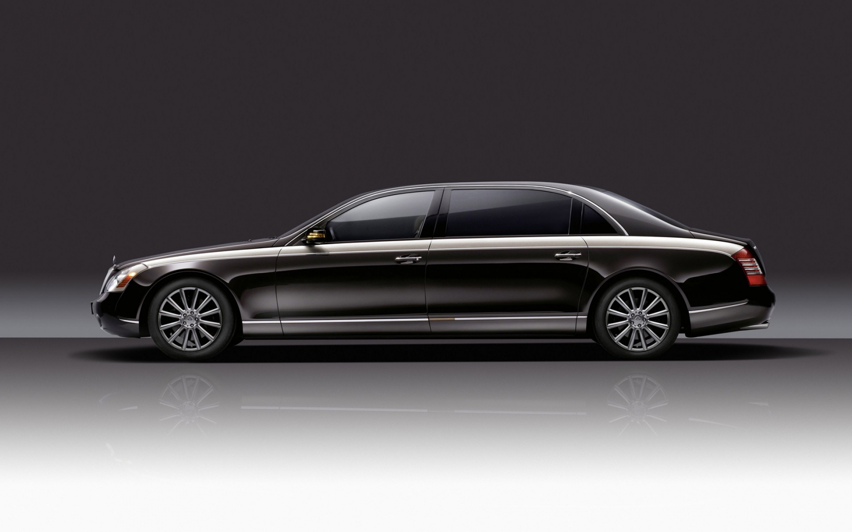 Maybach Zeppelin Side View for 1680 x 1050 widescreen resolution