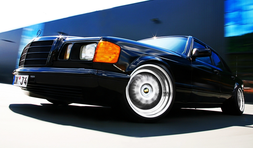 Mercedes 560SE 1991 for 1024 x 600 widescreen resolution