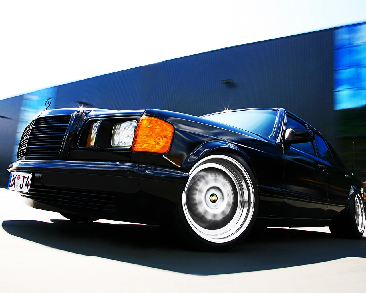 Mercedes 560SE 1991 for 1280 x 1024 resolution