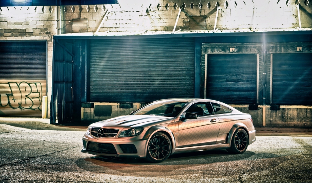 Mercedes-Benz C63 AMG for 1024 x 600 widescreen resolution