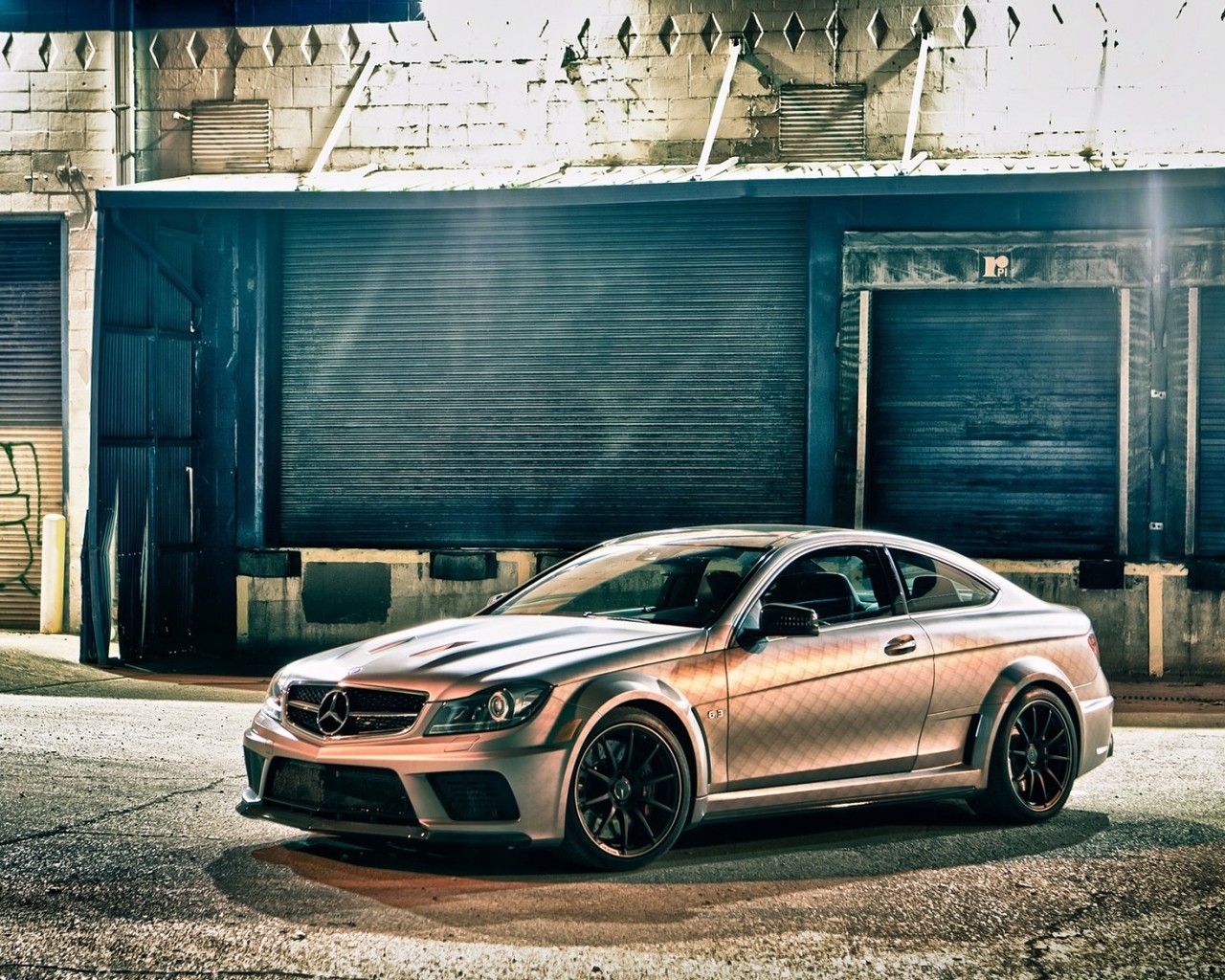 Mercedes-Benz C63 AMG for 1280 x 1024 resolution
