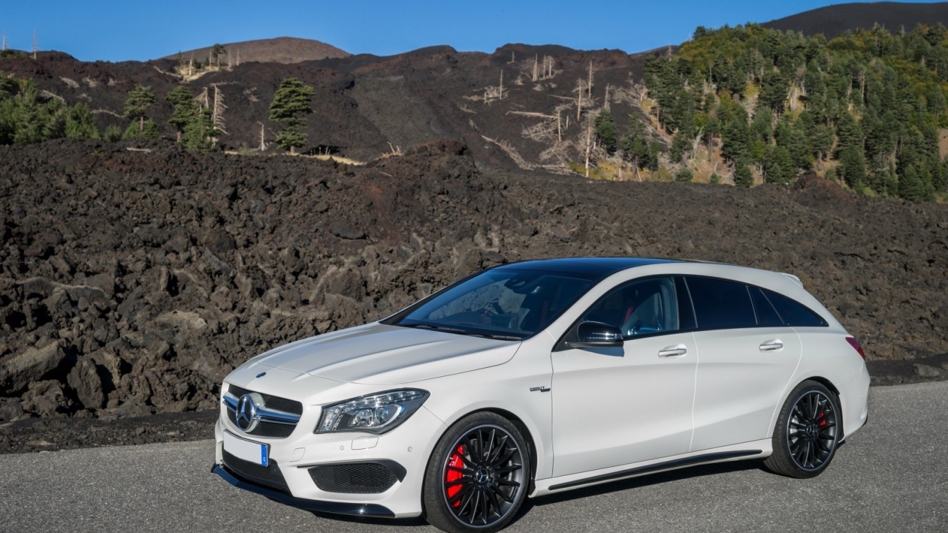 Mercedes Benz CLA 45 AMG for 1366 x 768 HDTV resolution