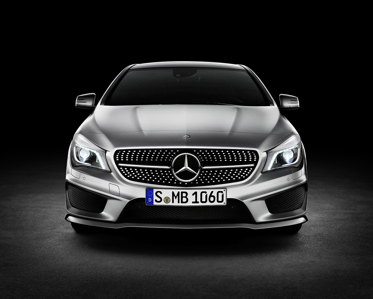 Mercedes Benz CLA Class Studio for 1280 x 1024 resolution
