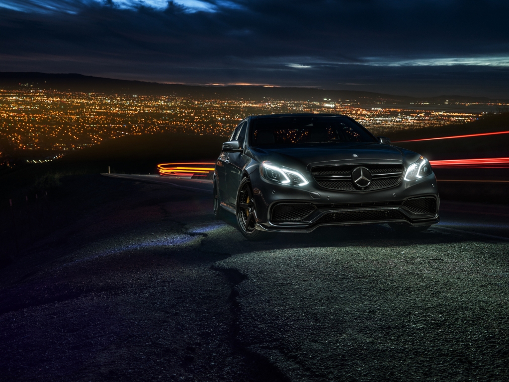 Mercedes-Benz E63 AMG S for 1024 x 768 resolution