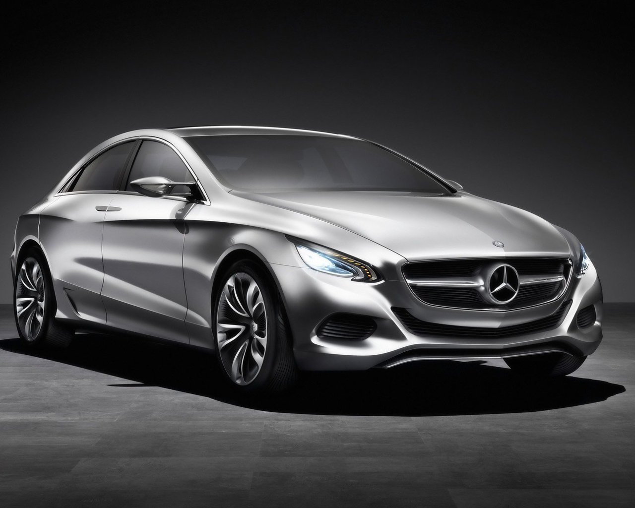 Mercedes Benz F800 for 1280 x 1024 resolution