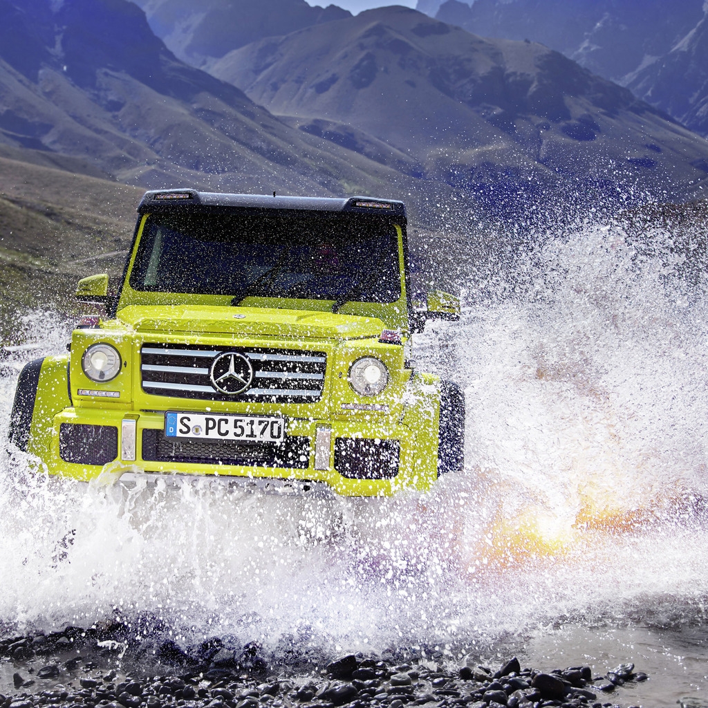 Mercedes Benz G500 2015 Off Road for 1024 x 1024 iPad resolution
