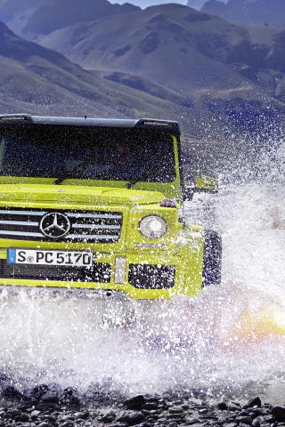 Mercedes Benz G500 2015 Off Road for 320 x 480 iPhone resolution