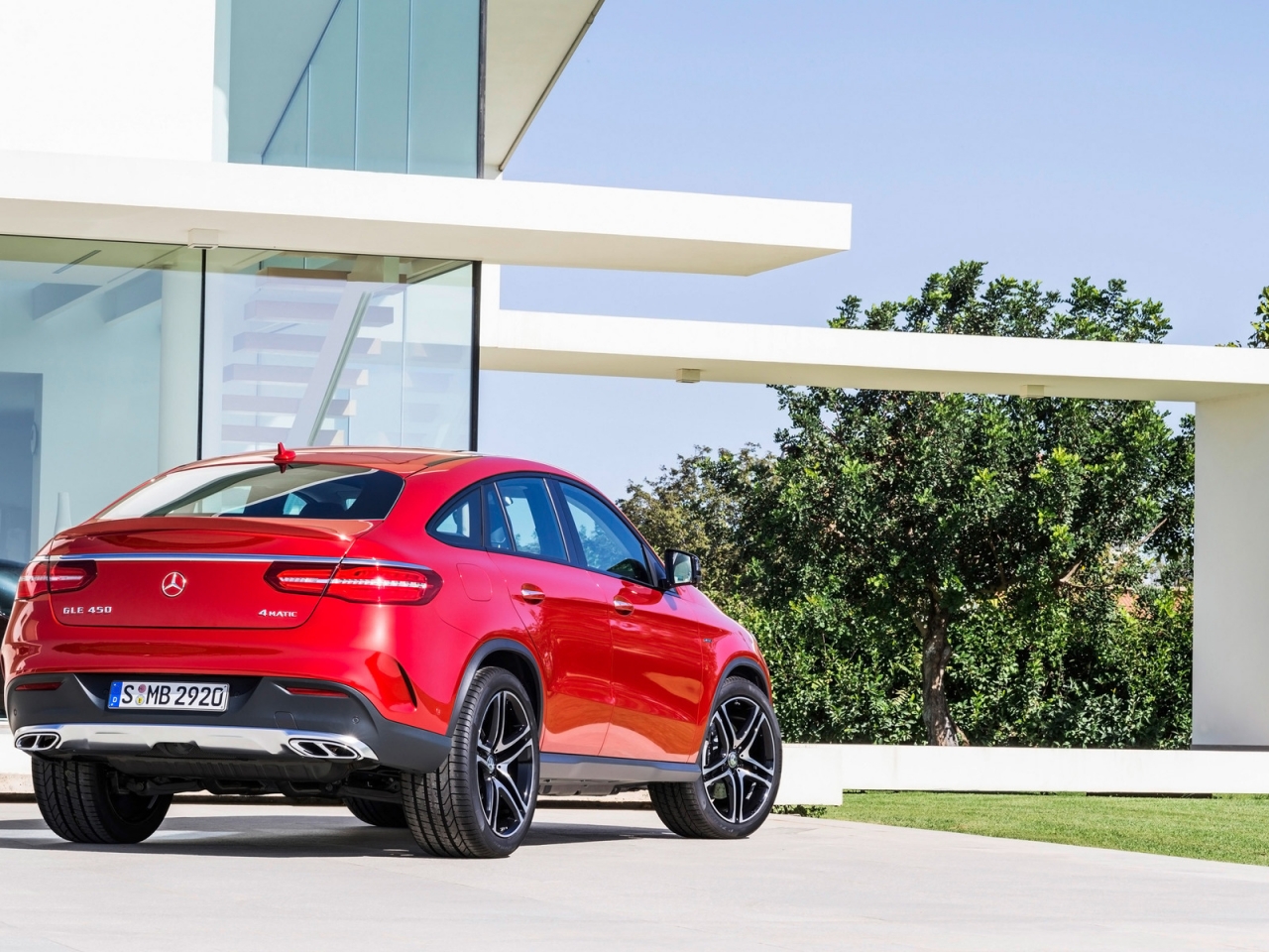 Mercedes Benz GLE Coupe Back View for 1280 x 960 resolution