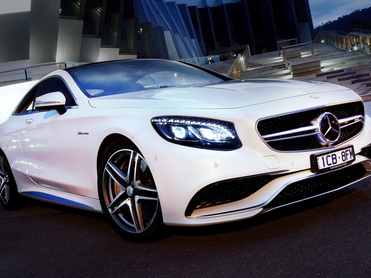 Mercedes Benz S63 AMG 2015 for 1280 x 960 resolution