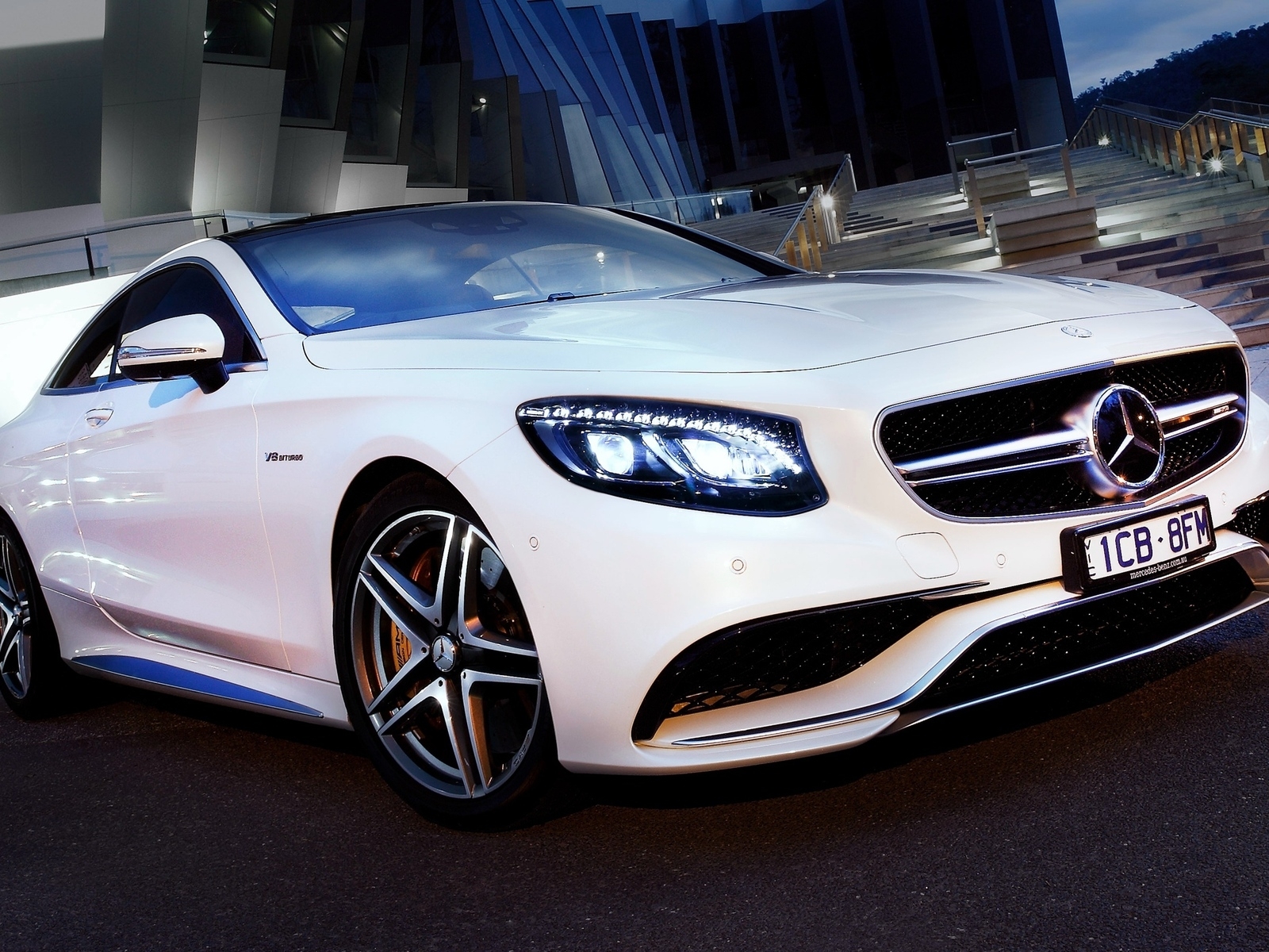 Mercedes Benz S63 AMG 2015 for 1600 x 1200 resolution