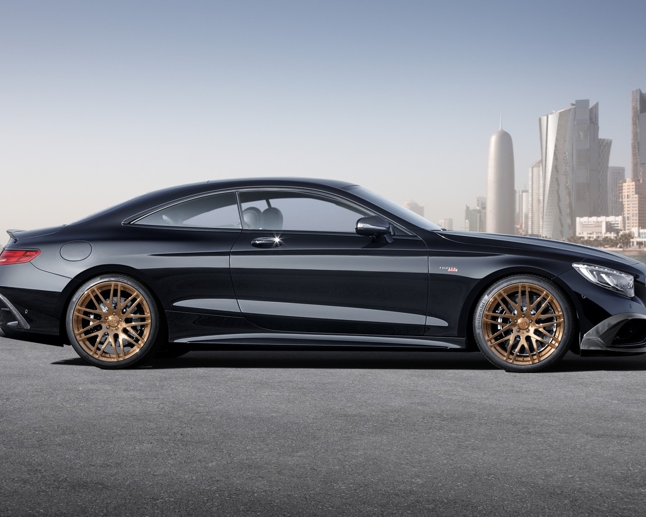 Mercedes Benz S63 AMG Brabus Side View for 1280 x 1024 resolution