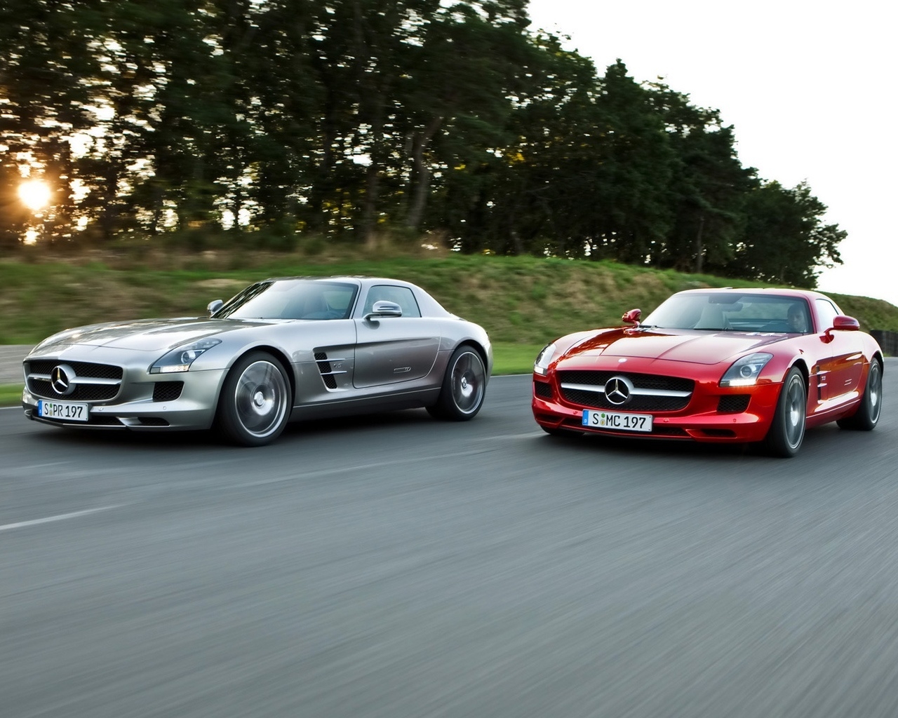 Mercedes-Benz SLS AMG Duo 2010 for 1280 x 1024 resolution