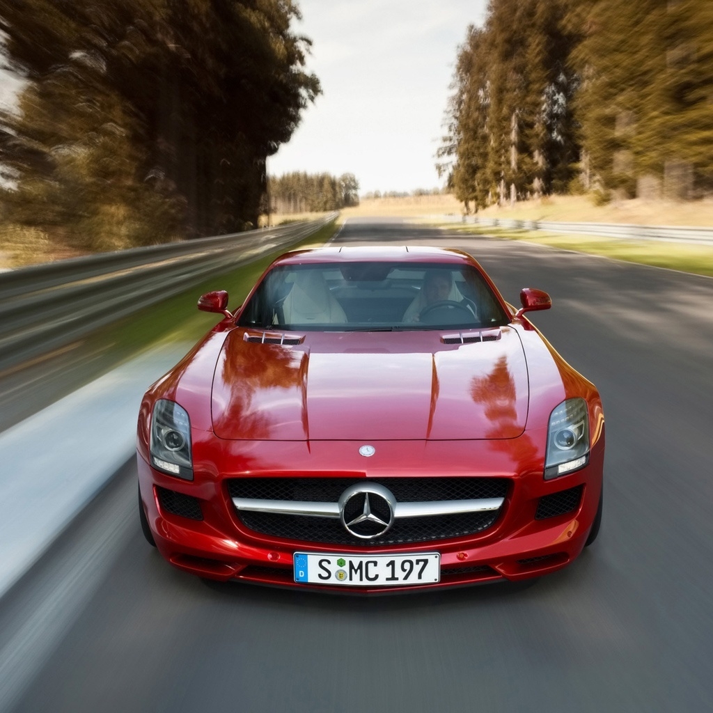 Mercedes-Benz SLS AMG Red 2010 for 1024 x 1024 iPad resolution