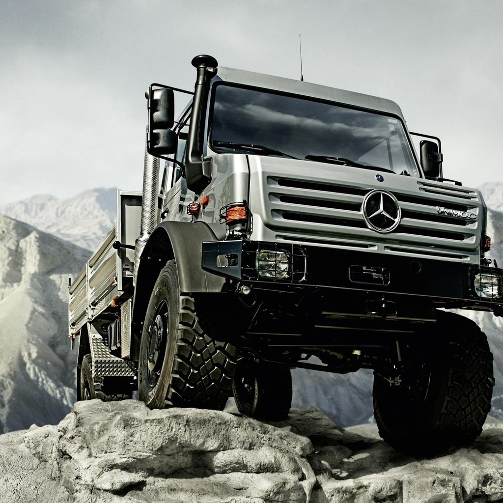Mercedes Benz Unimog U5000 Truck for 1024 x 1024 iPad resolution