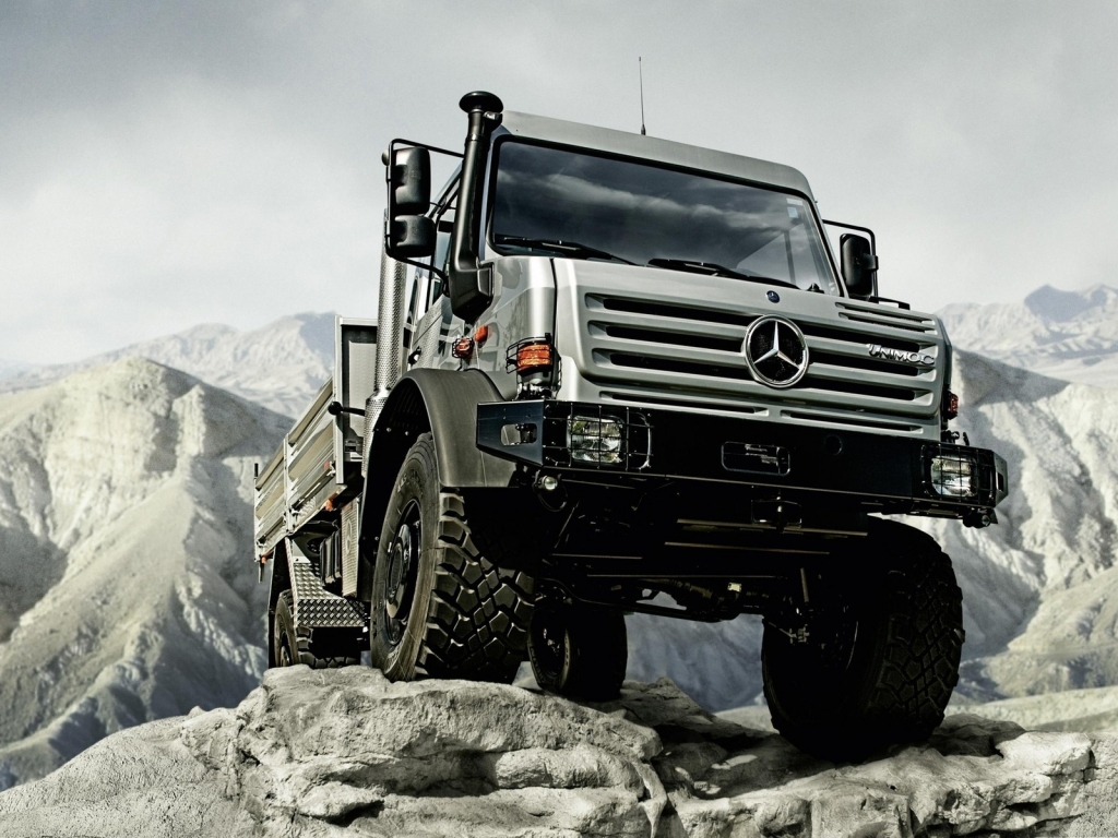 Mercedes Benz Unimog U5000 Truck for 1024 x 768 resolution