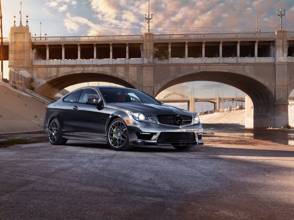 Mercedes C63 AMG for 1024 x 768 resolution
