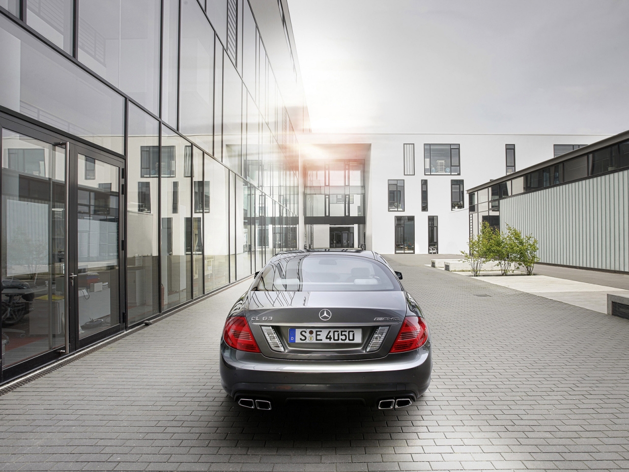 Mercedes CL63 AMG 2011 Rear for 1280 x 960 resolution