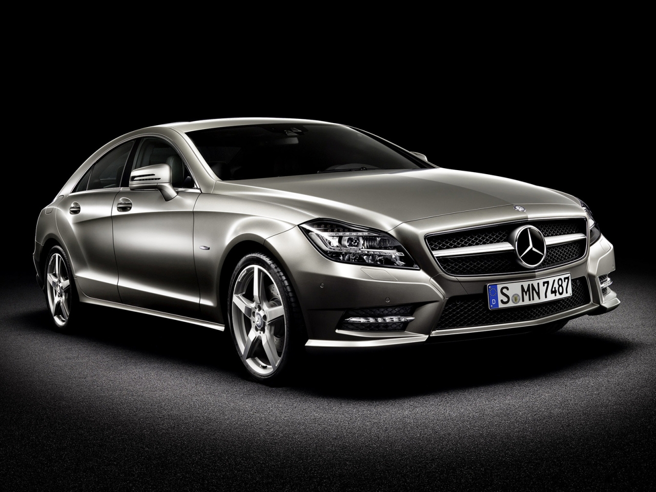 Mercedes CLS 2010 for 1280 x 960 resolution