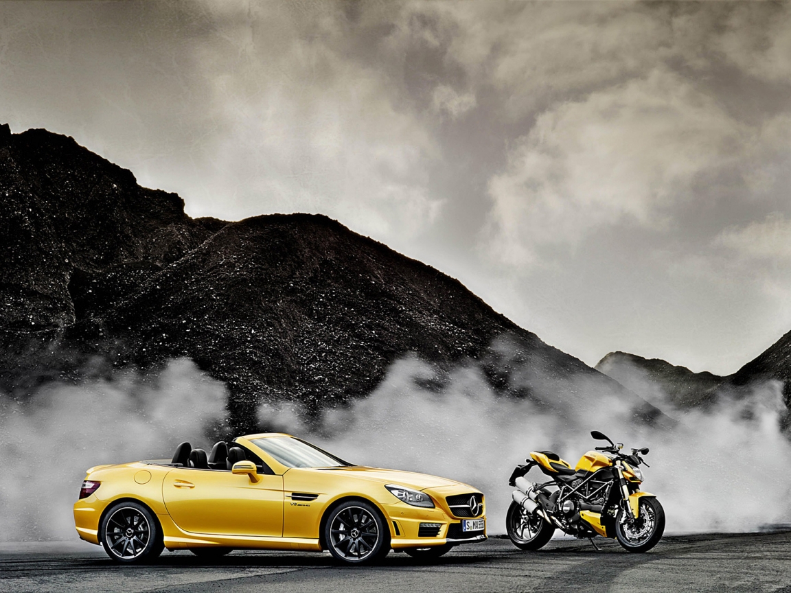 Mercedes SLK AMG and Ducati Streetfighter for 1152 x 864 resolution