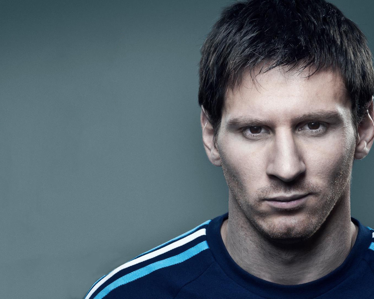 Messi Pose for 1280 x 1024 resolution