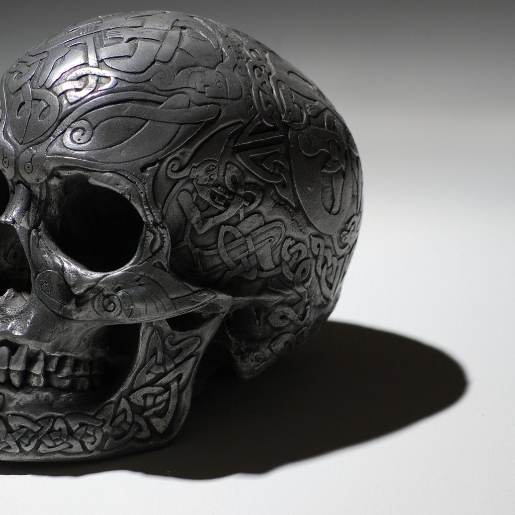 Metal Skull for 1024 x 1024 iPad resolution