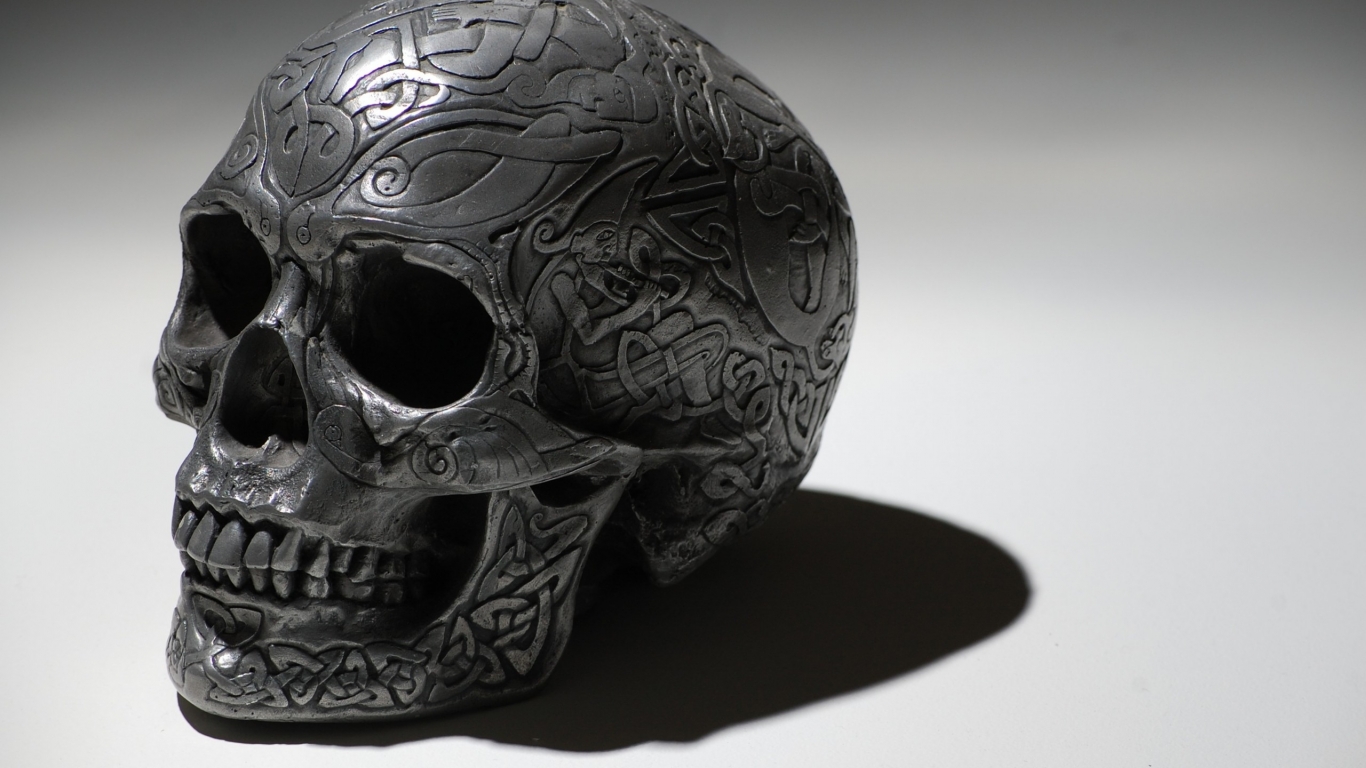 Metal Skull for 1366 x 768 HDTV resolution