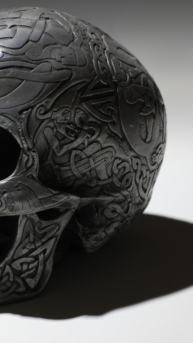 Metal Skull for 640 x 1136 iPhone 5 resolution